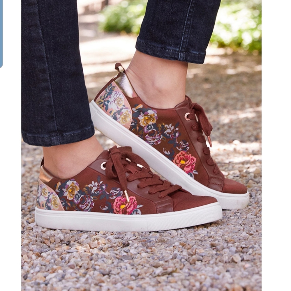 Run Around Town Sneaker